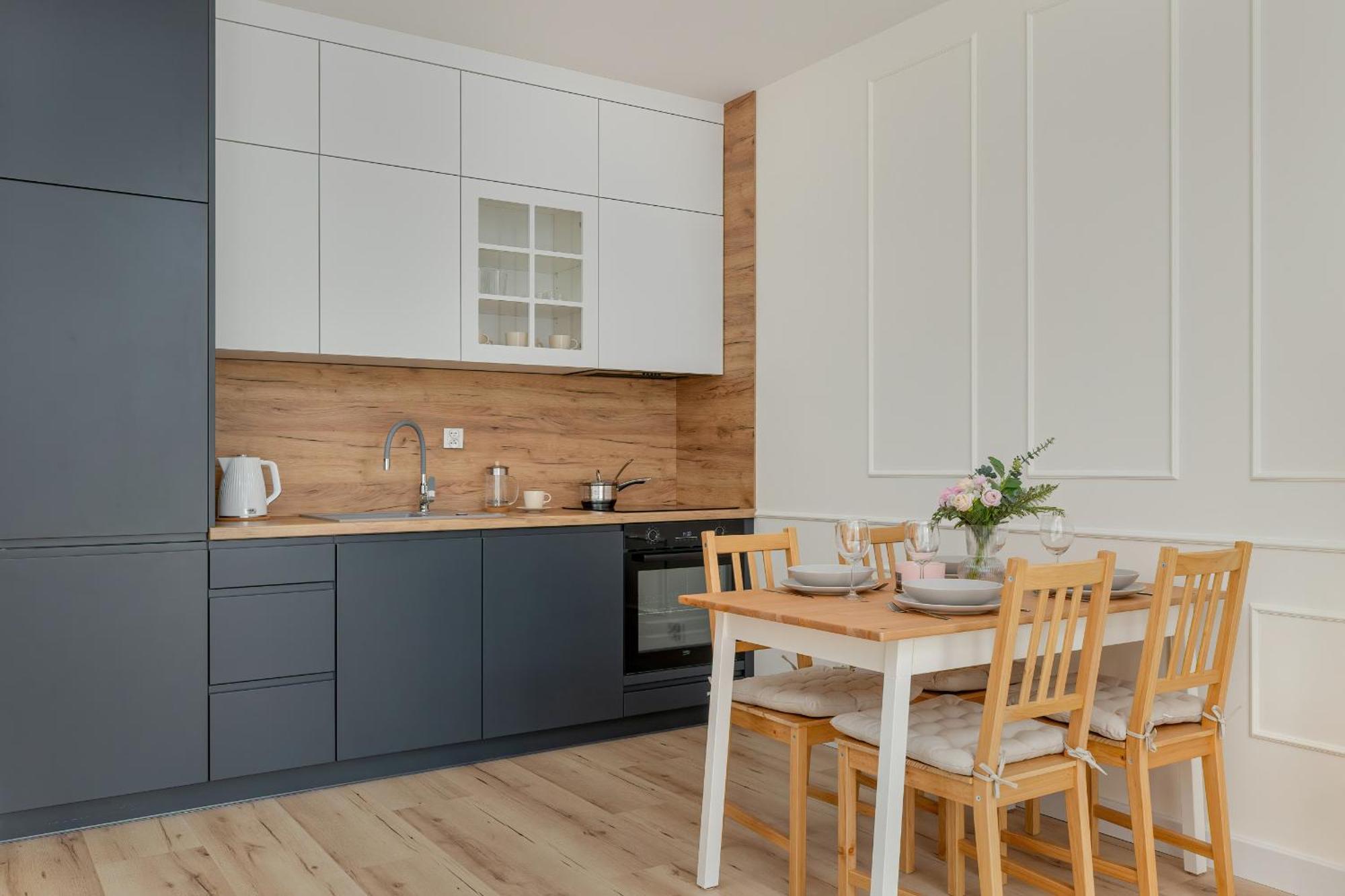 Cozy Apartment Orawska With Balcony By Noclegi Renters Krakow Exterior photo